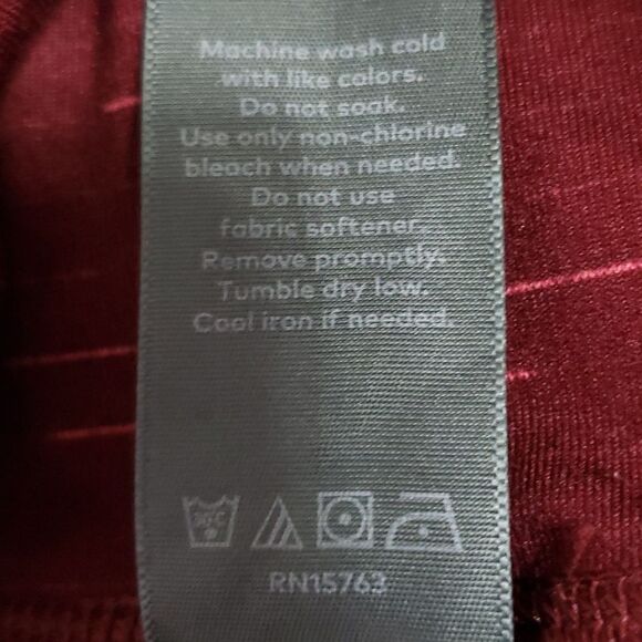 Champion. EUC.  Burgandy Athletic Leggings Size S. - Picture 8 of 11